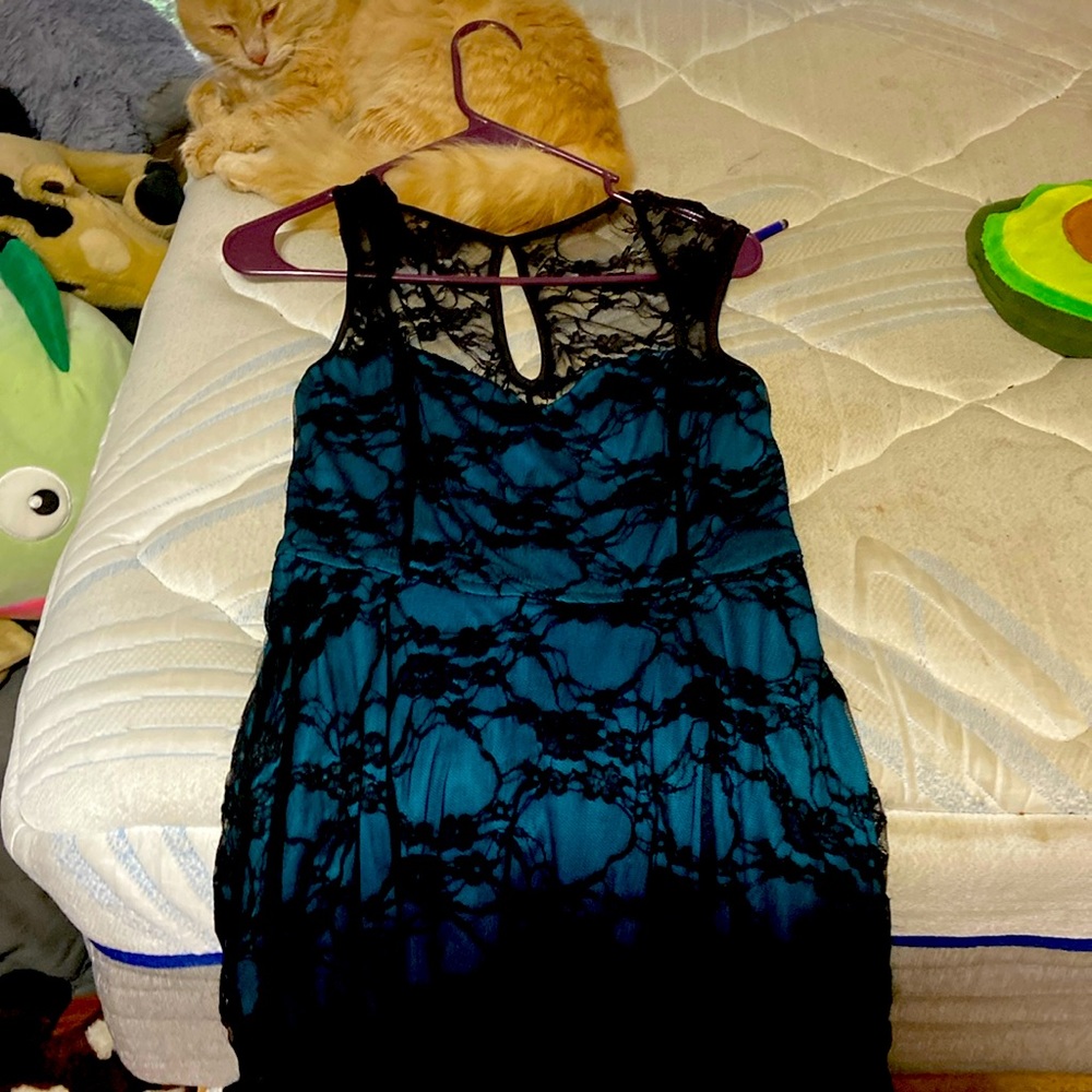 Blue dress w black lace